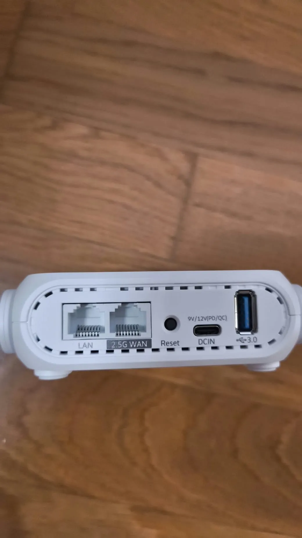 Zadní konektory ASUS RT-BE58 Go